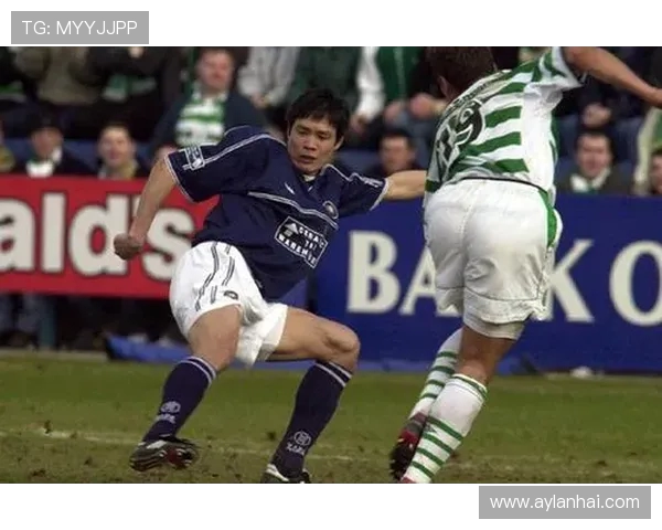 永贝里点评马奎尔转身慢但防守收缩能力堪称球队中坚力量 永贝里点评马奎尔转身慢但防守收缩能力堪称球队中坚力量