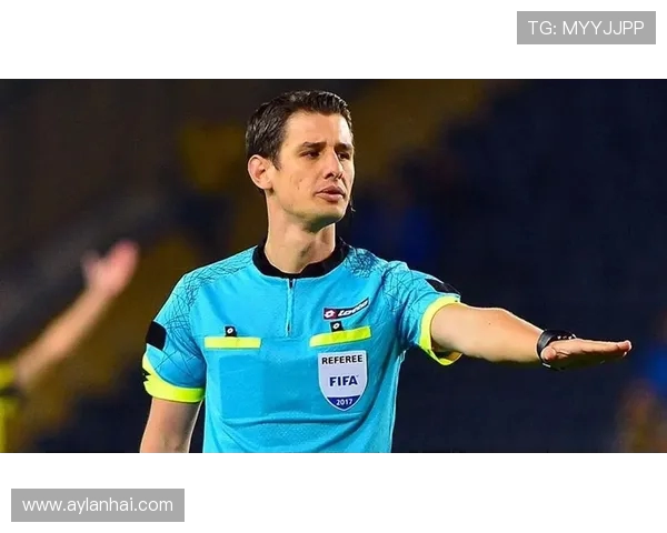 拜仁盯上费耶诺德天才右后卫十九岁新星吉瓦罗或成未来防线核心